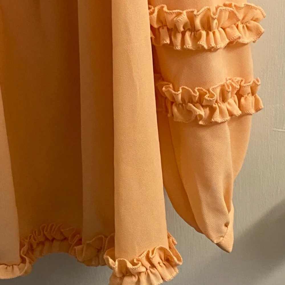 Blouse - Picture 2 of 3